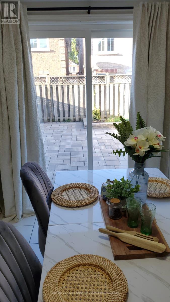 114 Greensboro Drive, Markham, Ontario  L3R 0W1 - Photo 11 - N12461974