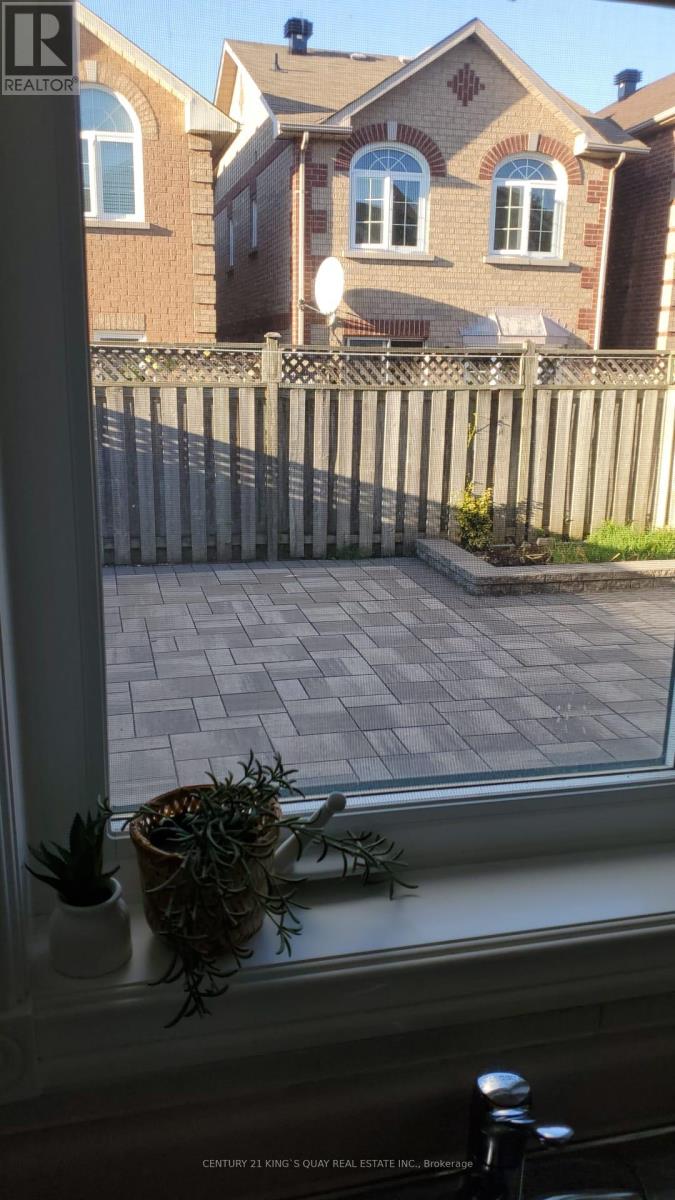 114 Greensboro Drive, Markham, Ontario  L3R 0W1 - Photo 10 - N12461974