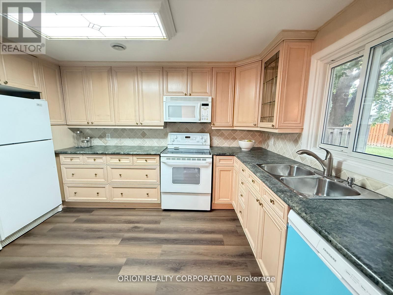 20 Antibes Drive, Toronto, Ontario  M2R 3K3 - Photo 16 - C12470219