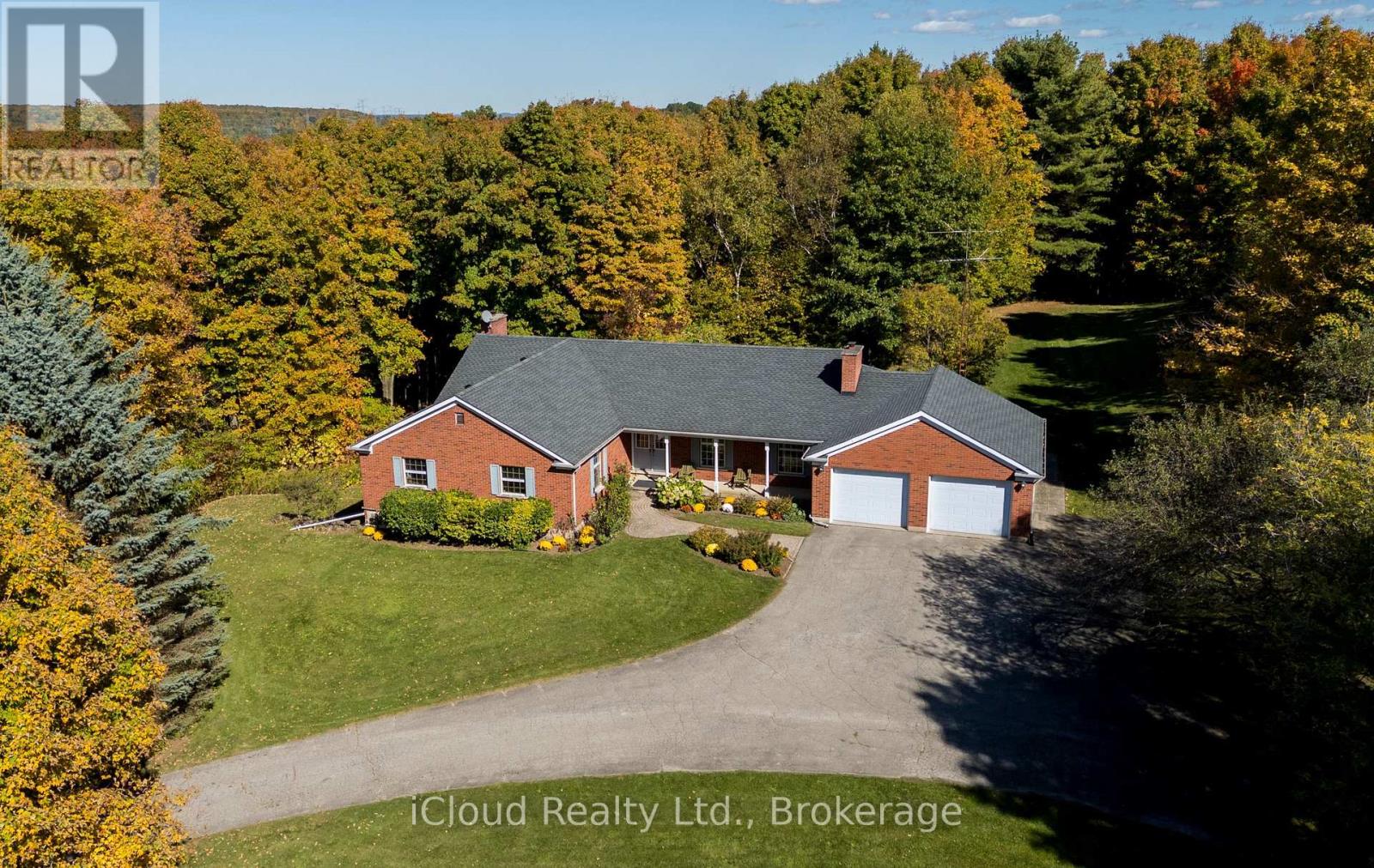 179 Main Street S, Milton (Campbellville), Ontario  L0P 1B0 - Photo 4 - W12469300