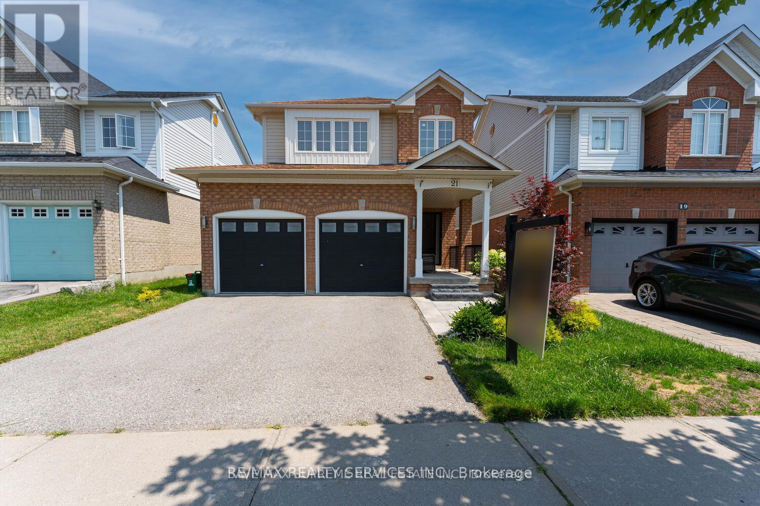 21 LAZIO STREET, Whitby, Ontario