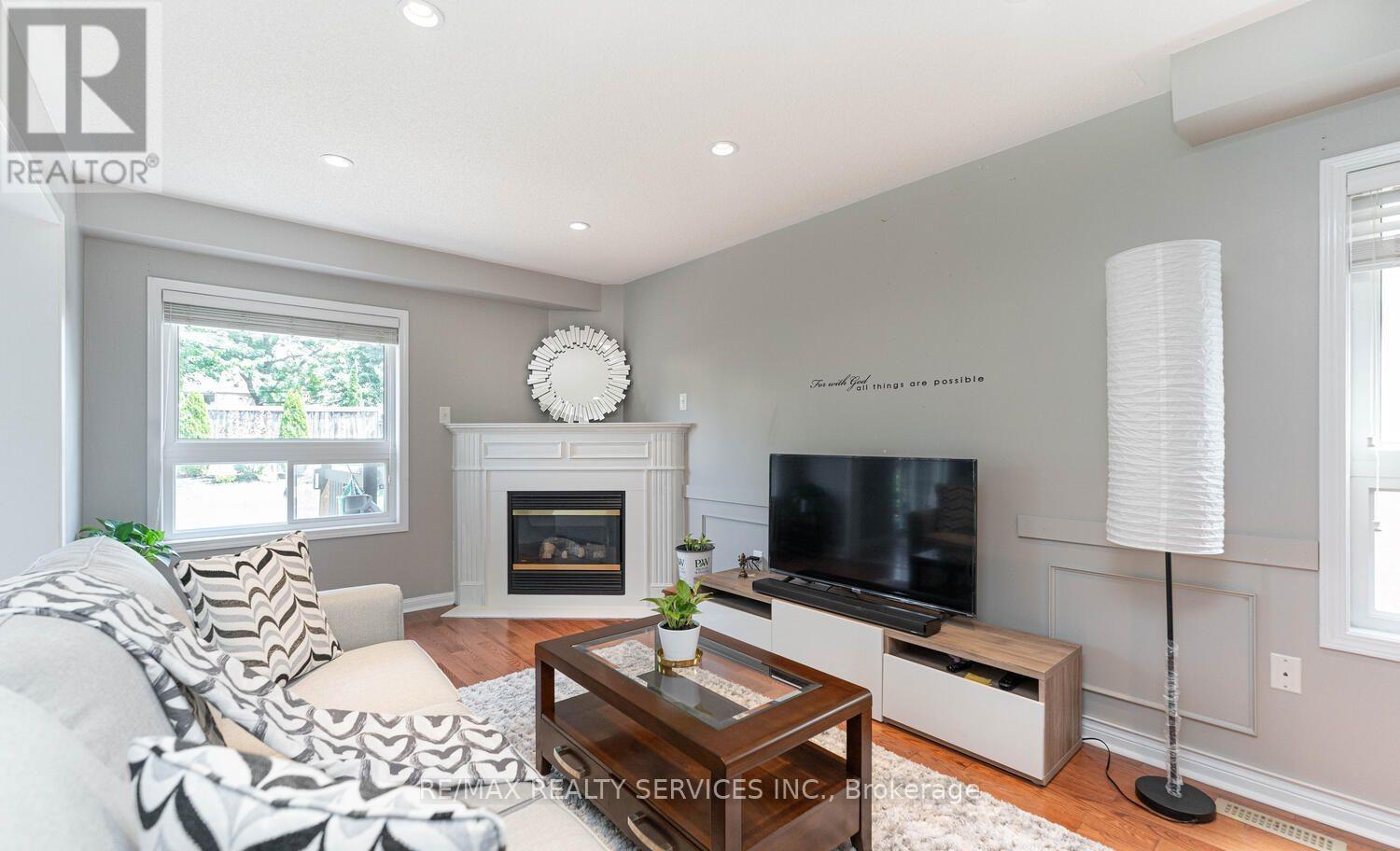 21 Lazio Street, Whitby, Ontario  L1R 3A3 - Photo 10 - E12470223
