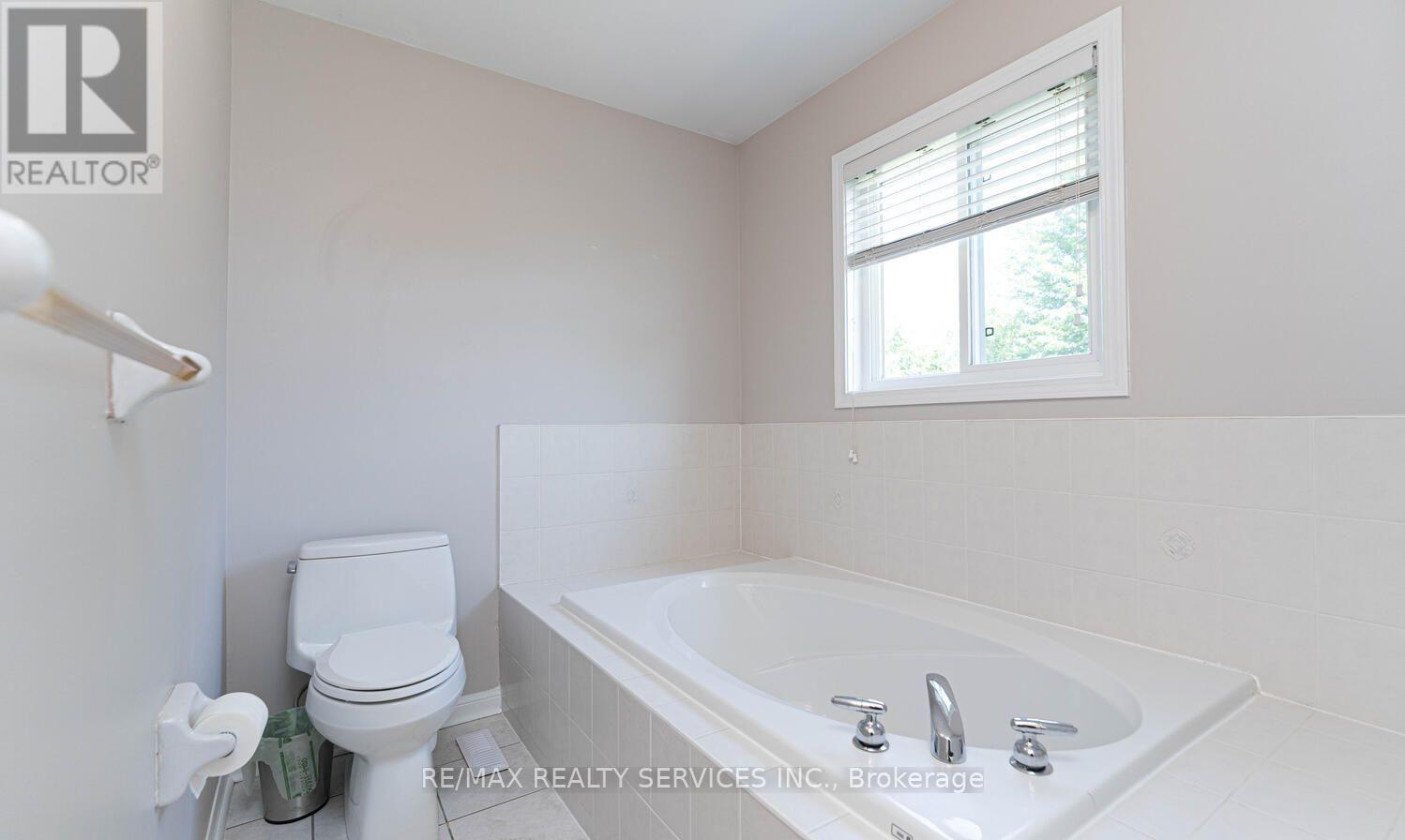 21 Lazio Street, Whitby, Ontario  L1R 3A3 - Photo 20 - E12470223
