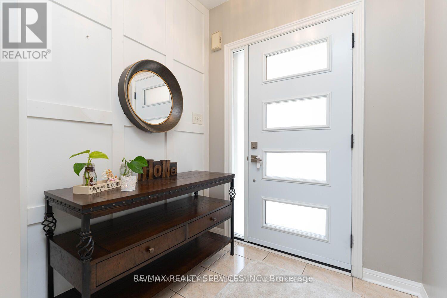21 Lazio Street, Whitby, Ontario  L1R 3A3 - Photo 4 - E12470223