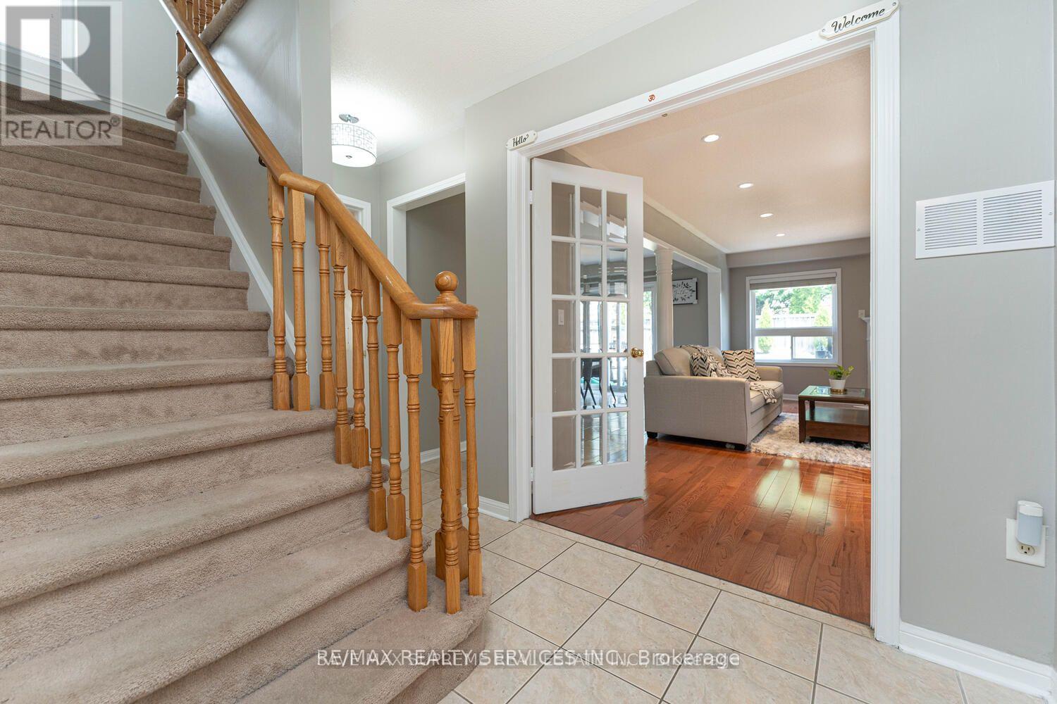 21 Lazio Street, Whitby, Ontario  L1R 3A3 - Photo 6 - E12470223