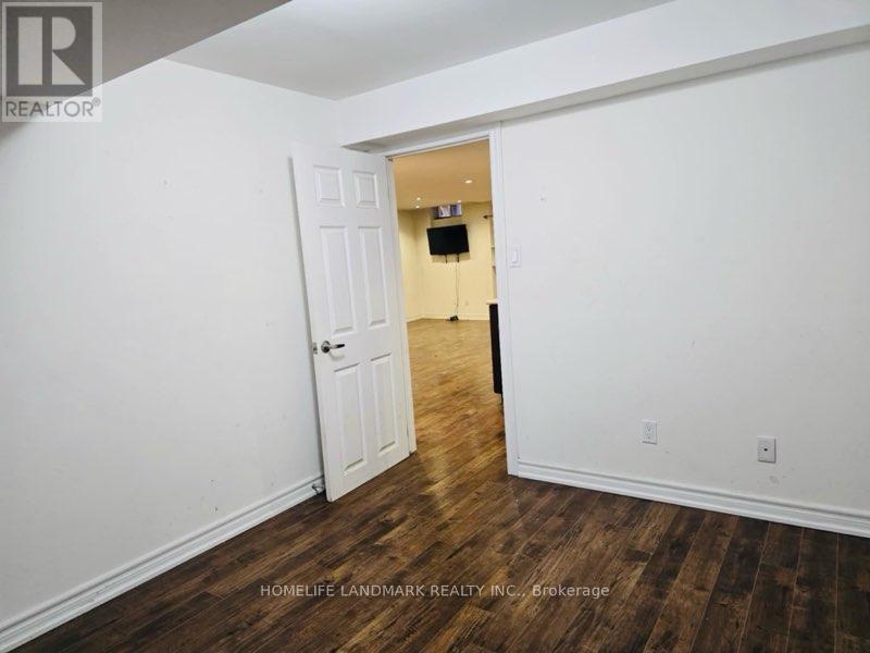 211 Zokol Drive, Aurora, Ontario  L4G 0B8 - Photo 2 - N12470206