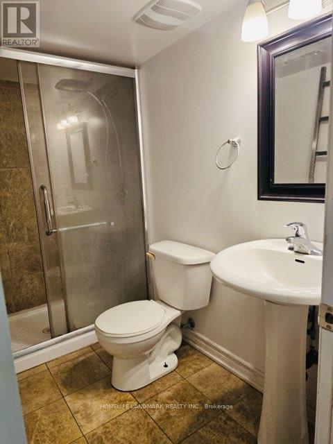211 Zokol Drive, Aurora, Ontario  L4G 0B8 - Photo 3 - N12470206