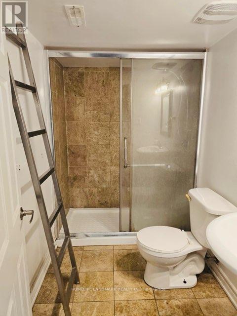 211 Zokol Drive, Aurora, Ontario  L4G 0B8 - Photo 5 - N12470206