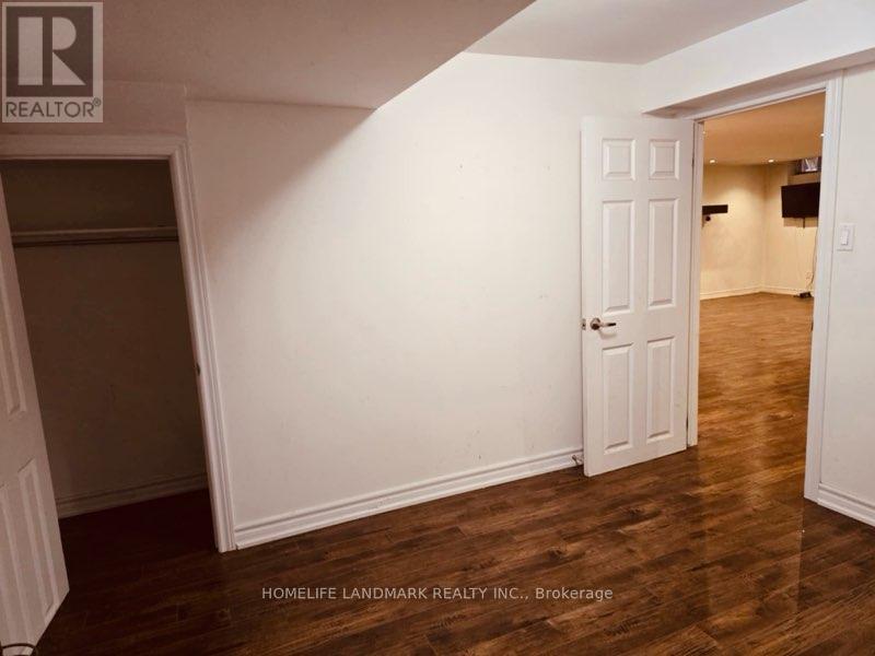 211 Zokol Drive, Aurora, Ontario  L4G 0B8 - Photo 6 - N12470206