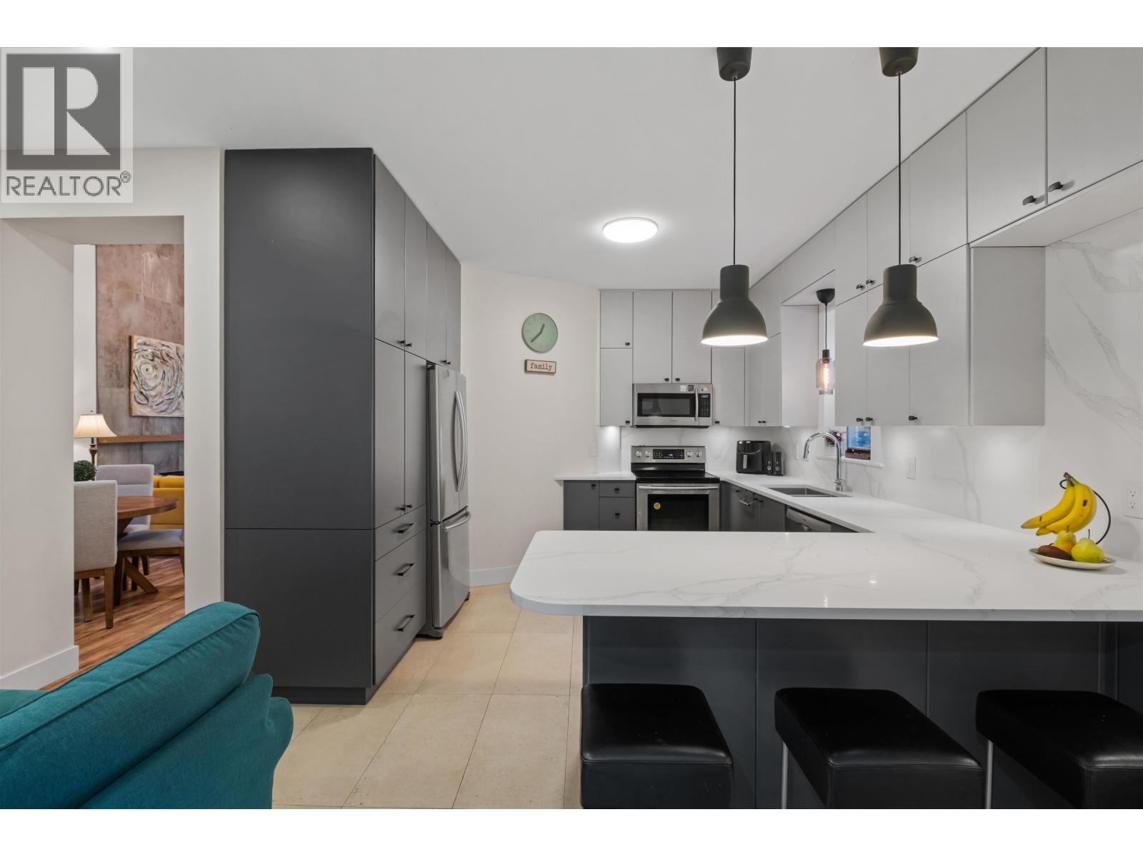 1693 Arbutus Place, Coquitlam, British Columbia  V3E 3K2 - Photo 10 - R3054877