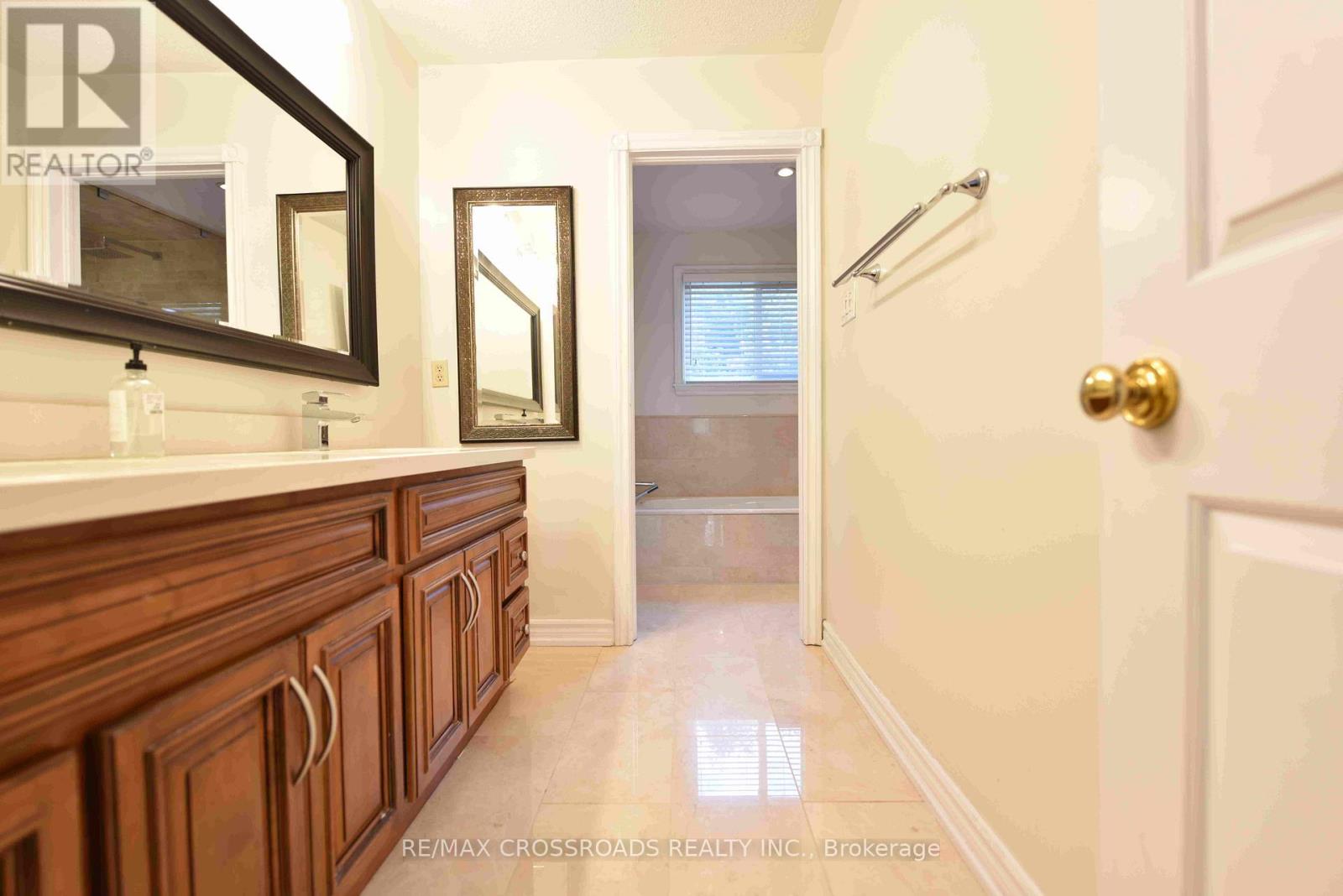 72 Millstone Court, Markham, Ontario  L3R 7M5 - Photo 16 - N12437255
