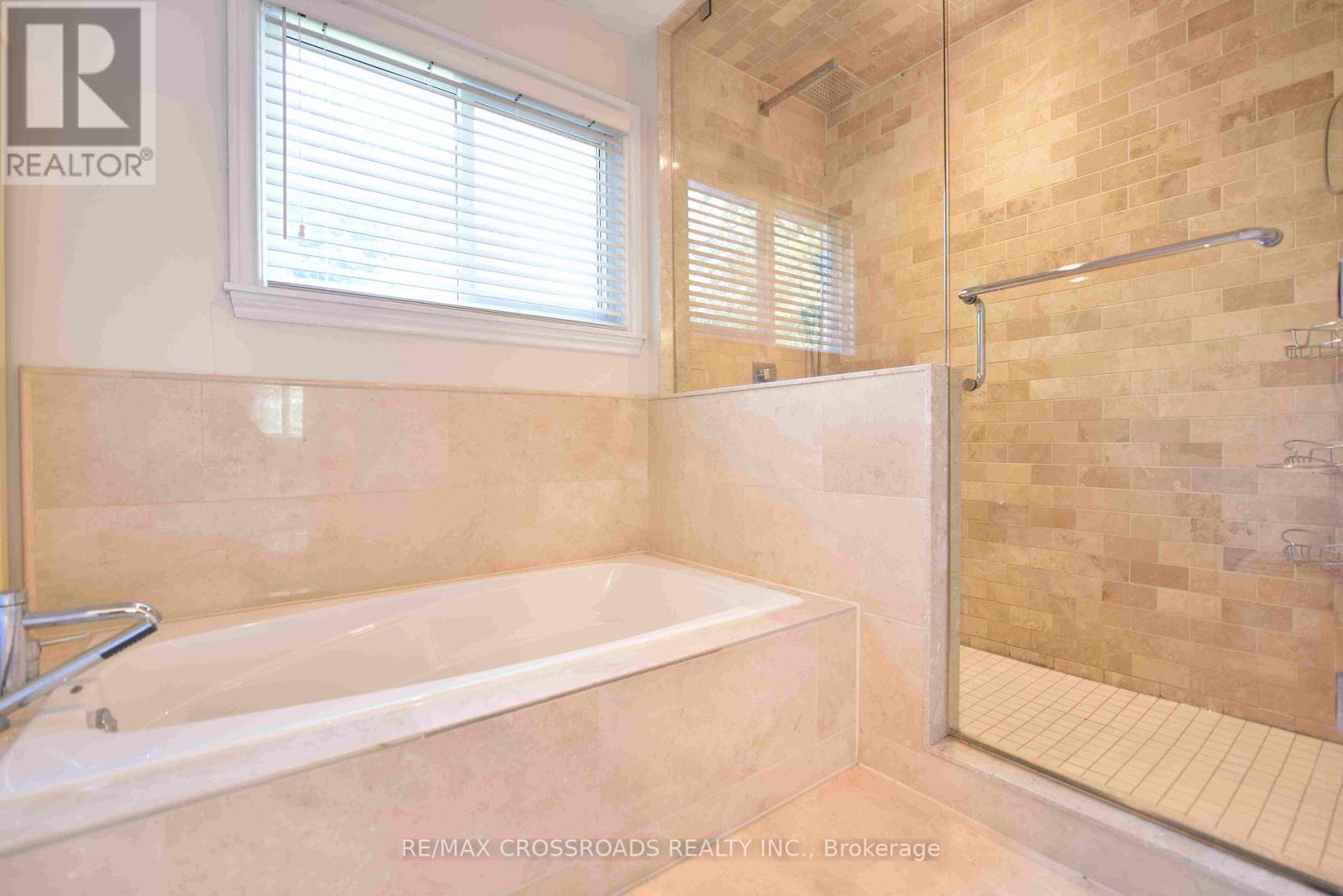 72 Millstone Court, Markham, Ontario  L3R 7M5 - Photo 15 - N12437255
