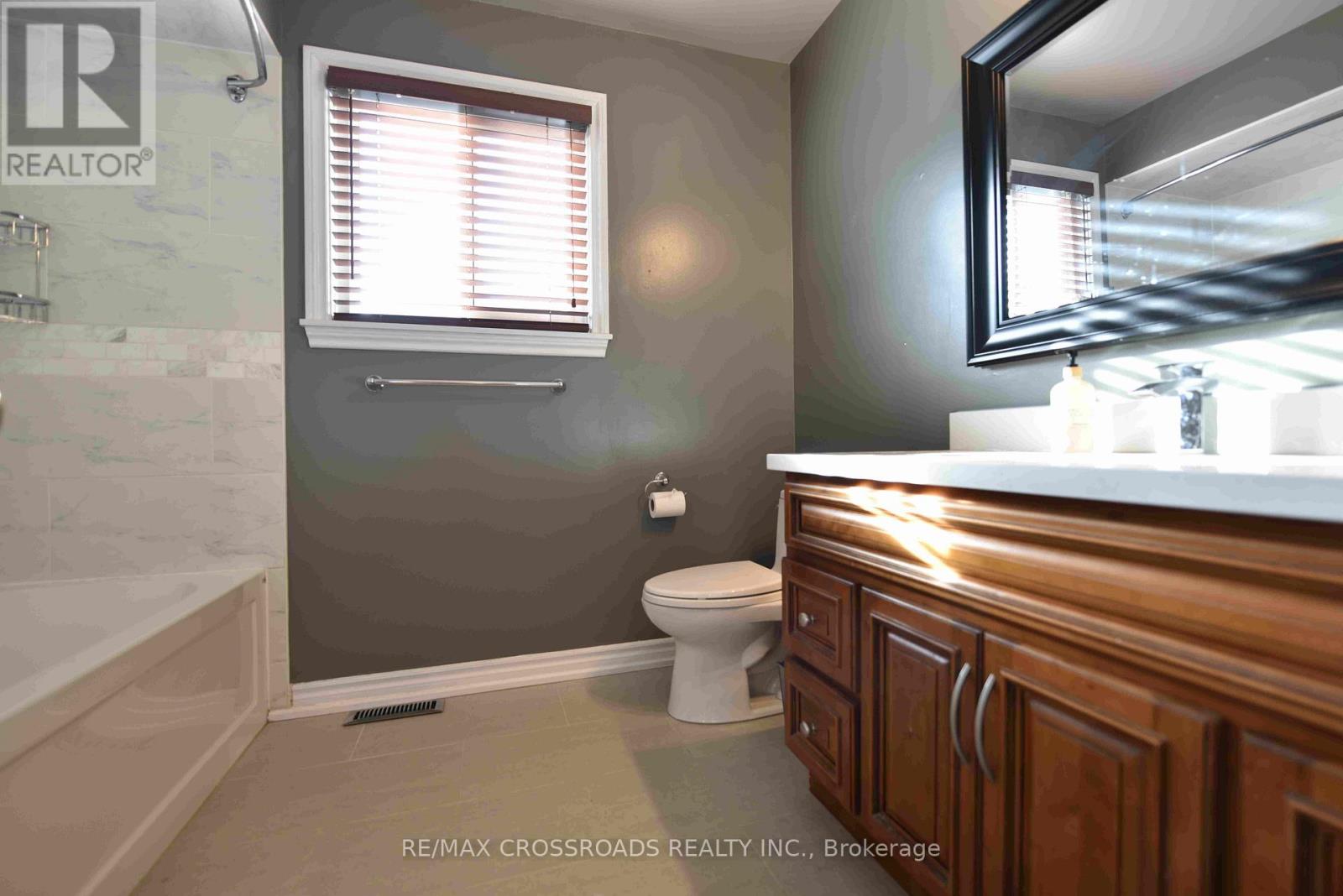72 Millstone Court, Markham, Ontario  L3R 7M5 - Photo 17 - N12437255
