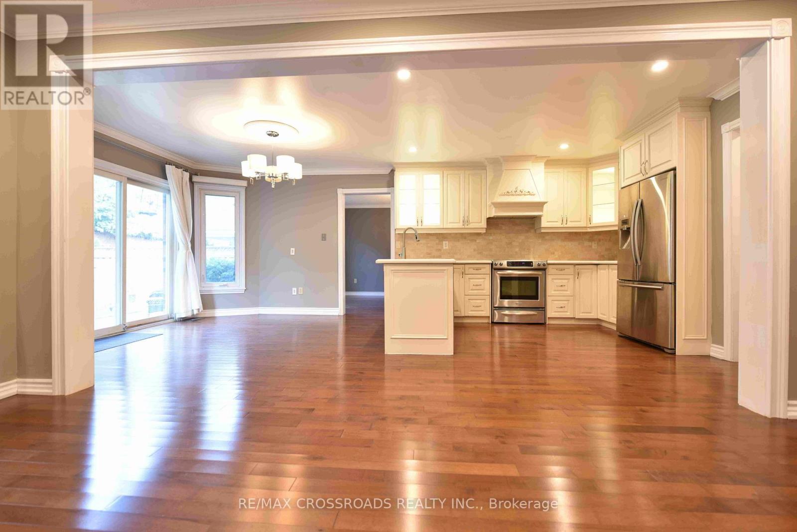 72 Millstone Court, Markham, Ontario  L3R 7M5 - Photo 5 - N12437255