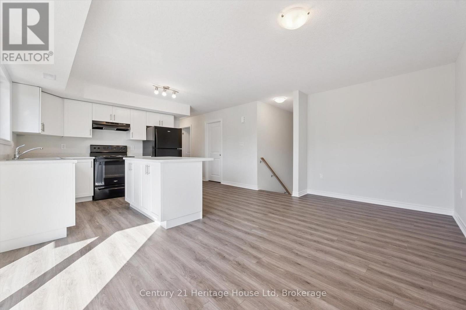 5 - 465 Garafraxa Street W, Centre Wellington, Ontario  N1M 0L6 - Photo 24 - X12470235
