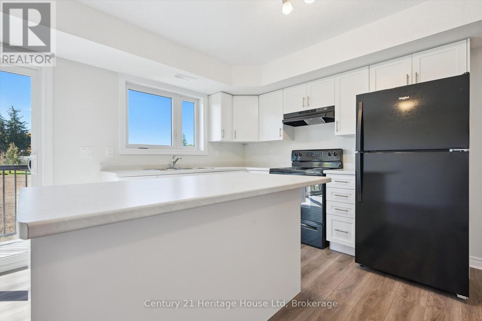 5 - 465 Garafraxa Street W, Centre Wellington, Ontario  N1M 0L6 - Photo 25 - X12470235