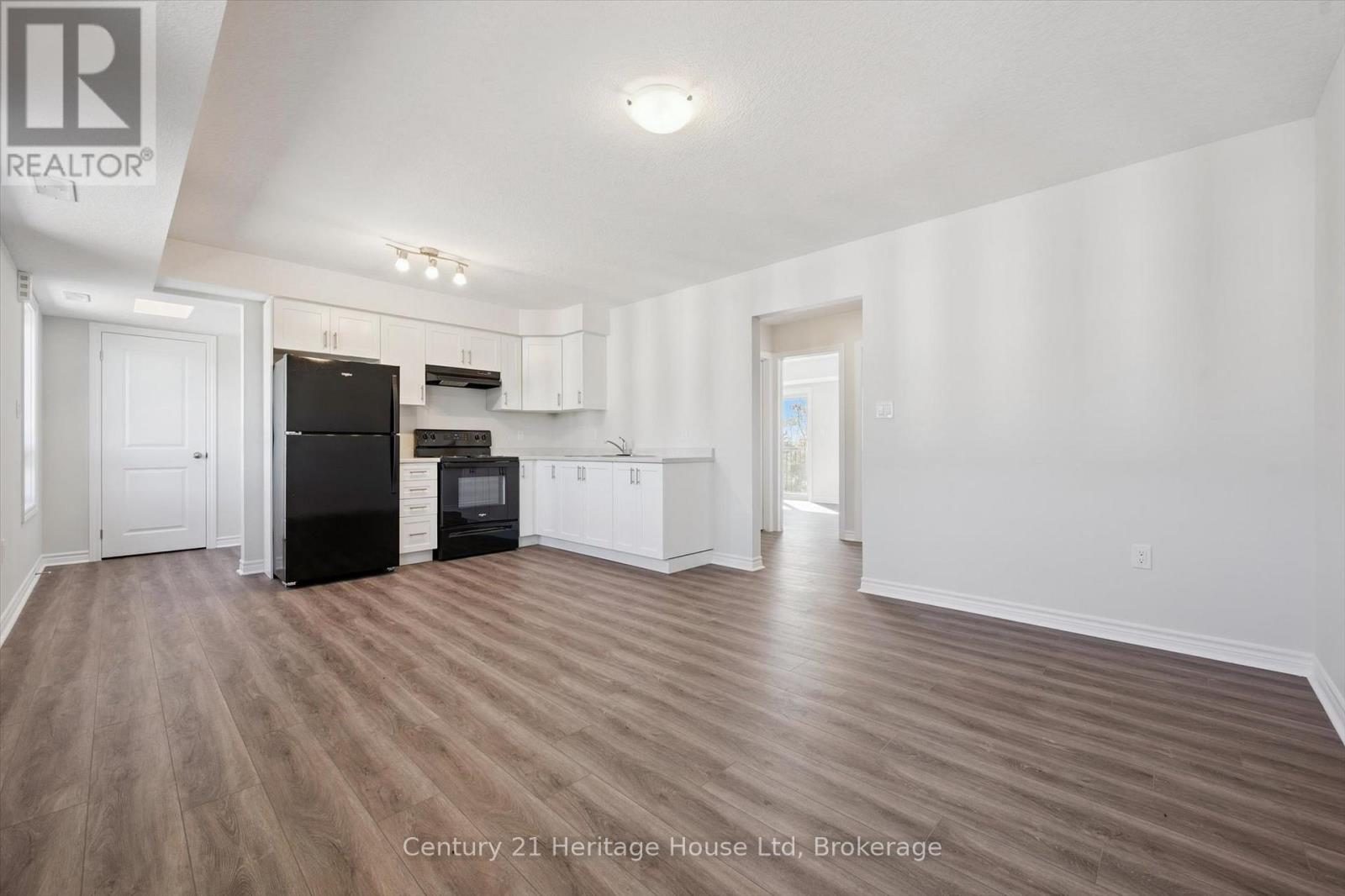 5 - 465 Garafraxa Street W, Centre Wellington, Ontario  N1M 0L6 - Photo 34 - X12470235