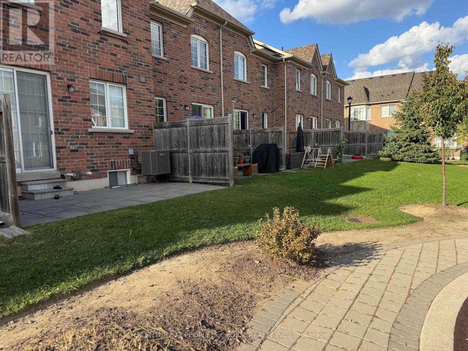 78 Utopia Way, Brampton, Ontario  L6P 4A5 - Photo 11 - W12470215