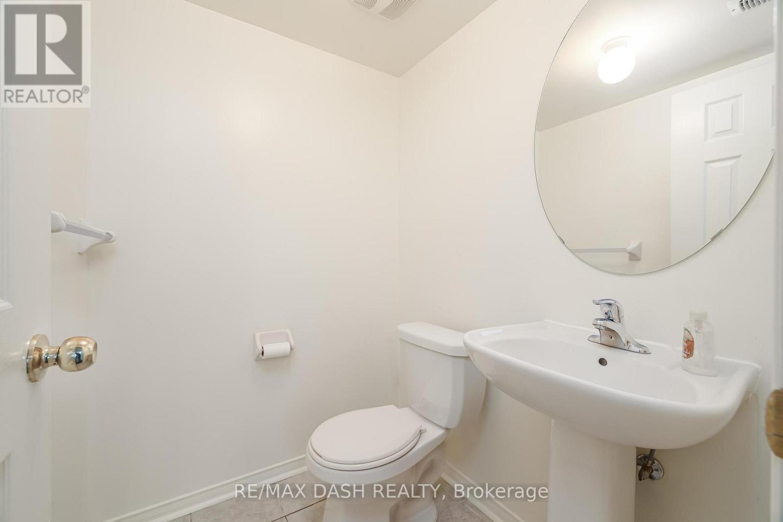 57 Ted Wray Circle, Toronto, Ontario  M3L 0G8 - Photo 14 - W12470220