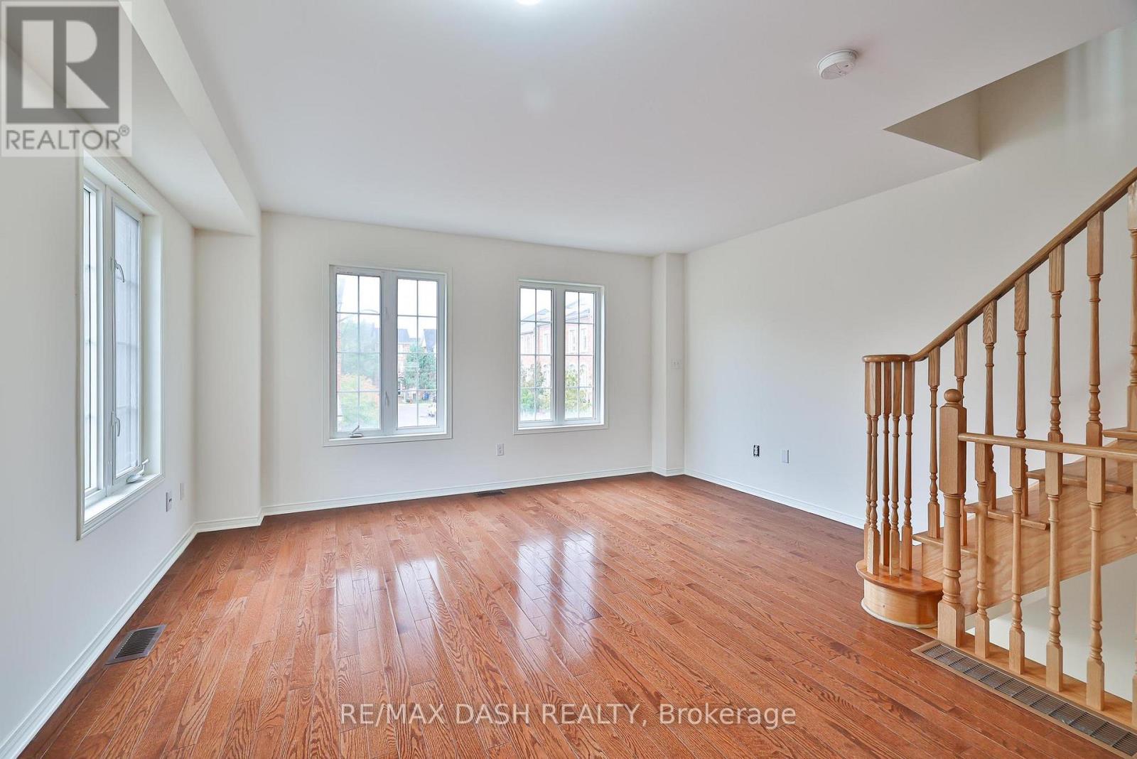 57 Ted Wray Circle, Toronto, Ontario  M3L 0G8 - Photo 17 - W12470220