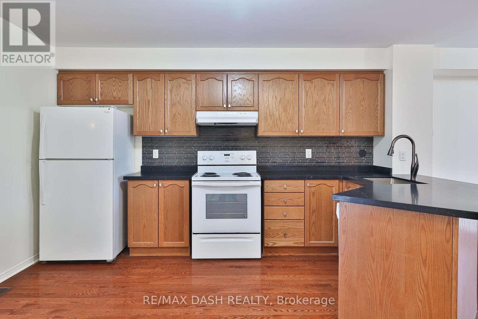 57 Ted Wray Circle, Toronto, Ontario  M3L 0G8 - Photo 23 - W12470220