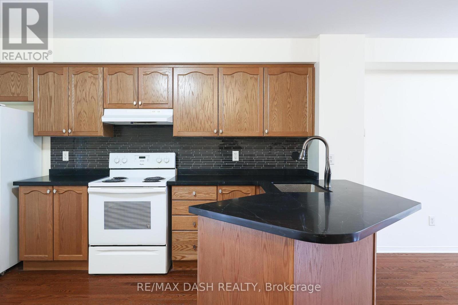 57 Ted Wray Circle, Toronto, Ontario  M3L 0G8 - Photo 25 - W12470220