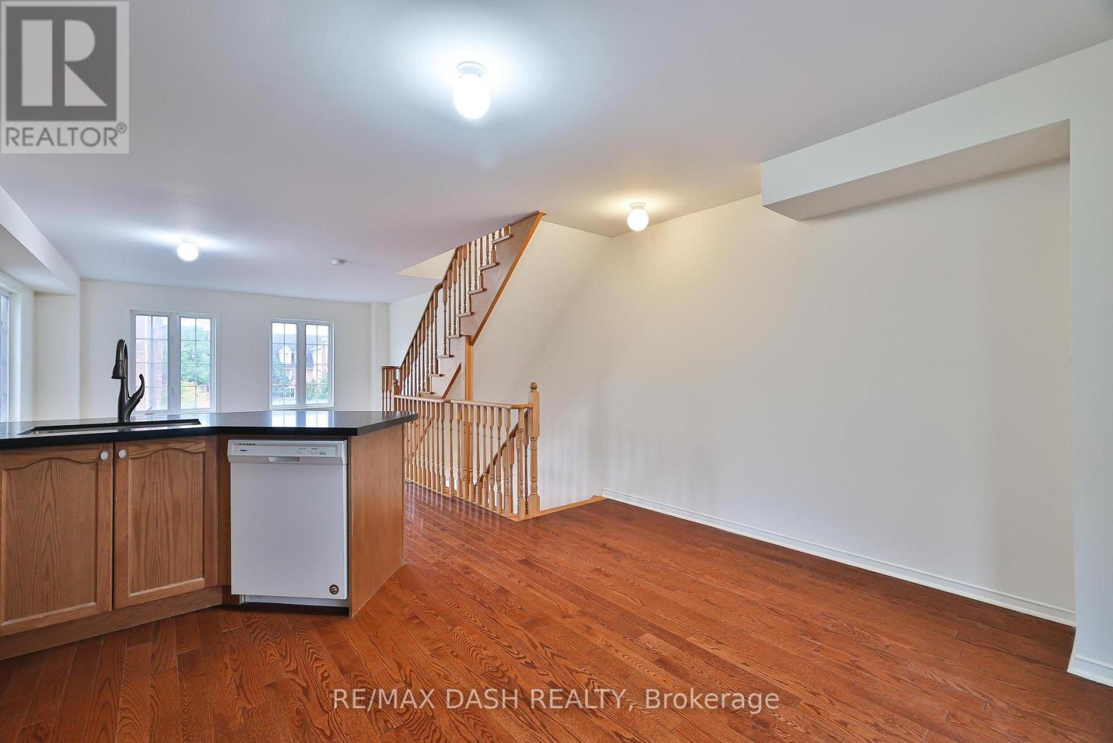 57 Ted Wray Circle, Toronto, Ontario  M3L 0G8 - Photo 28 - W12470220