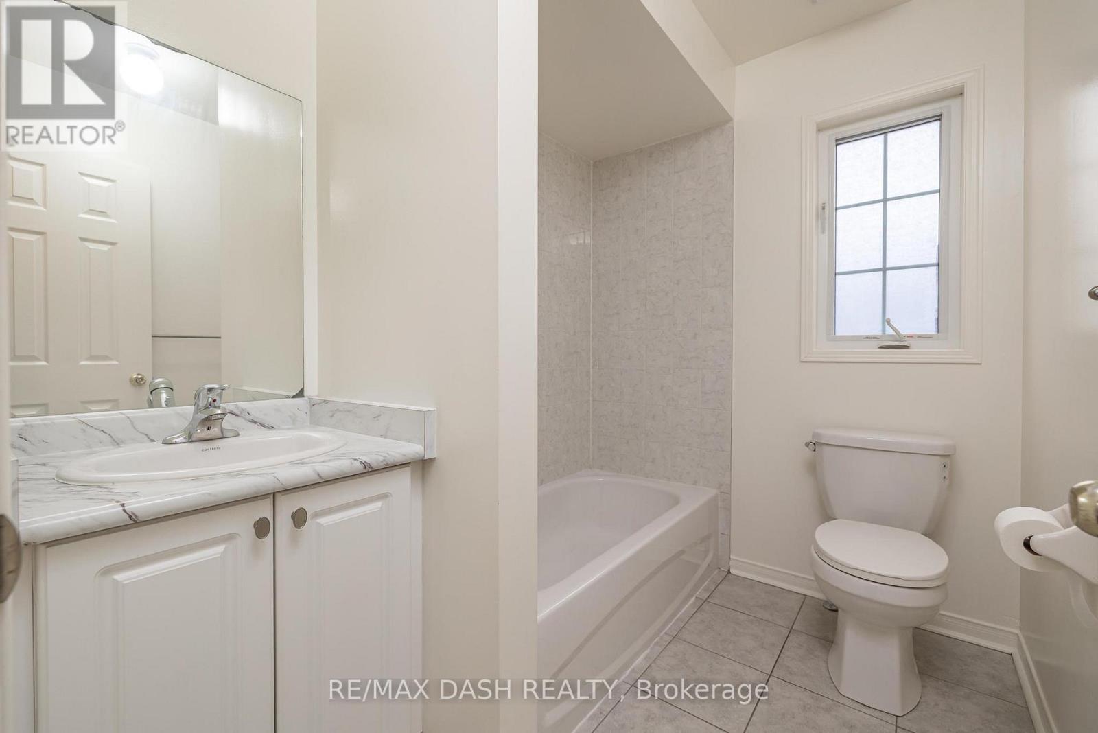 57 Ted Wray Circle, Toronto, Ontario  M3L 0G8 - Photo 35 - W12470220
