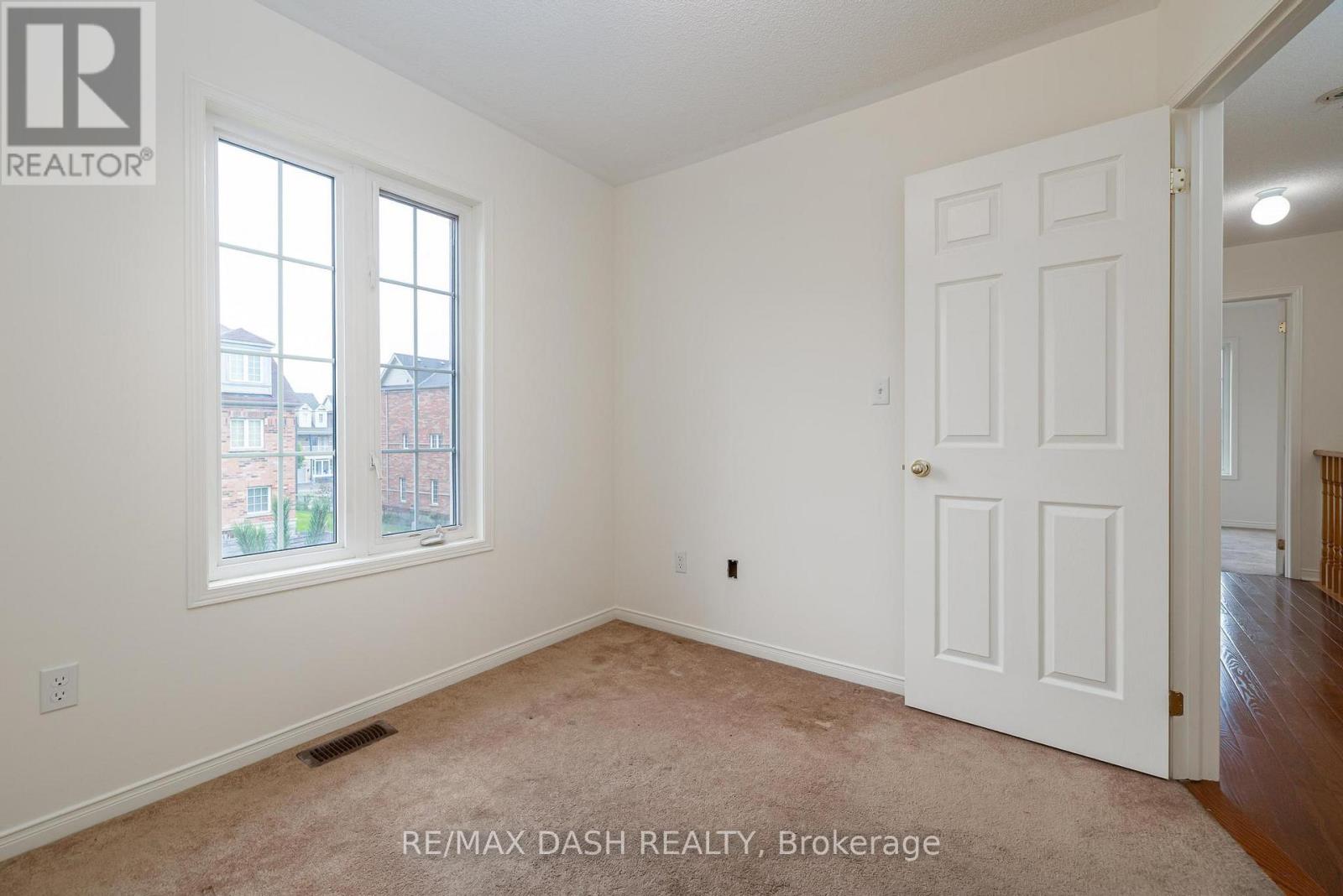 57 Ted Wray Circle, Toronto, Ontario  M3L 0G8 - Photo 38 - W12470220