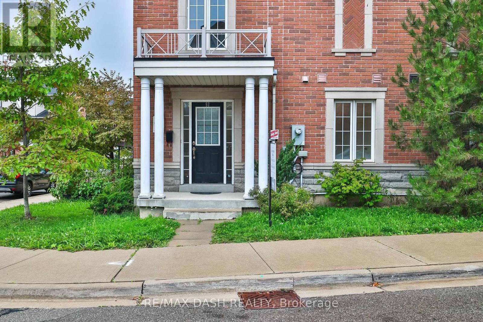57 Ted Wray Circle, Toronto, Ontario  M3L 0G8 - Photo 4 - W12470220