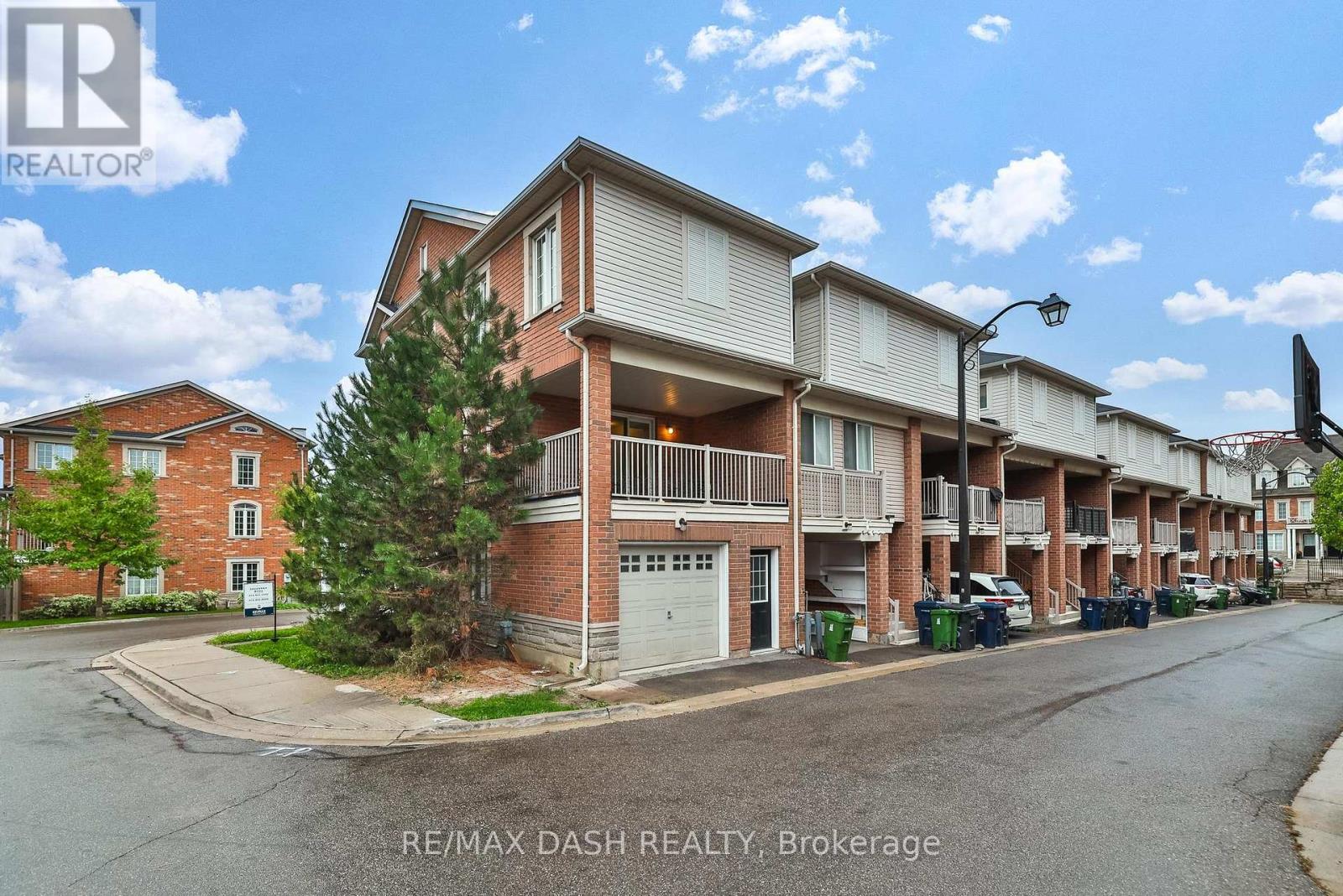 57 Ted Wray Circle, Toronto, Ontario  M3L 0G8 - Photo 7 - W12470220