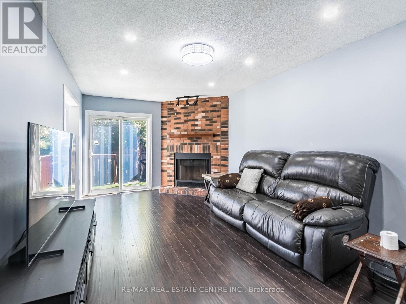 43 Horsham Street, Brampton, Ontario  L6X 3R4 - Photo 13 - W12470229