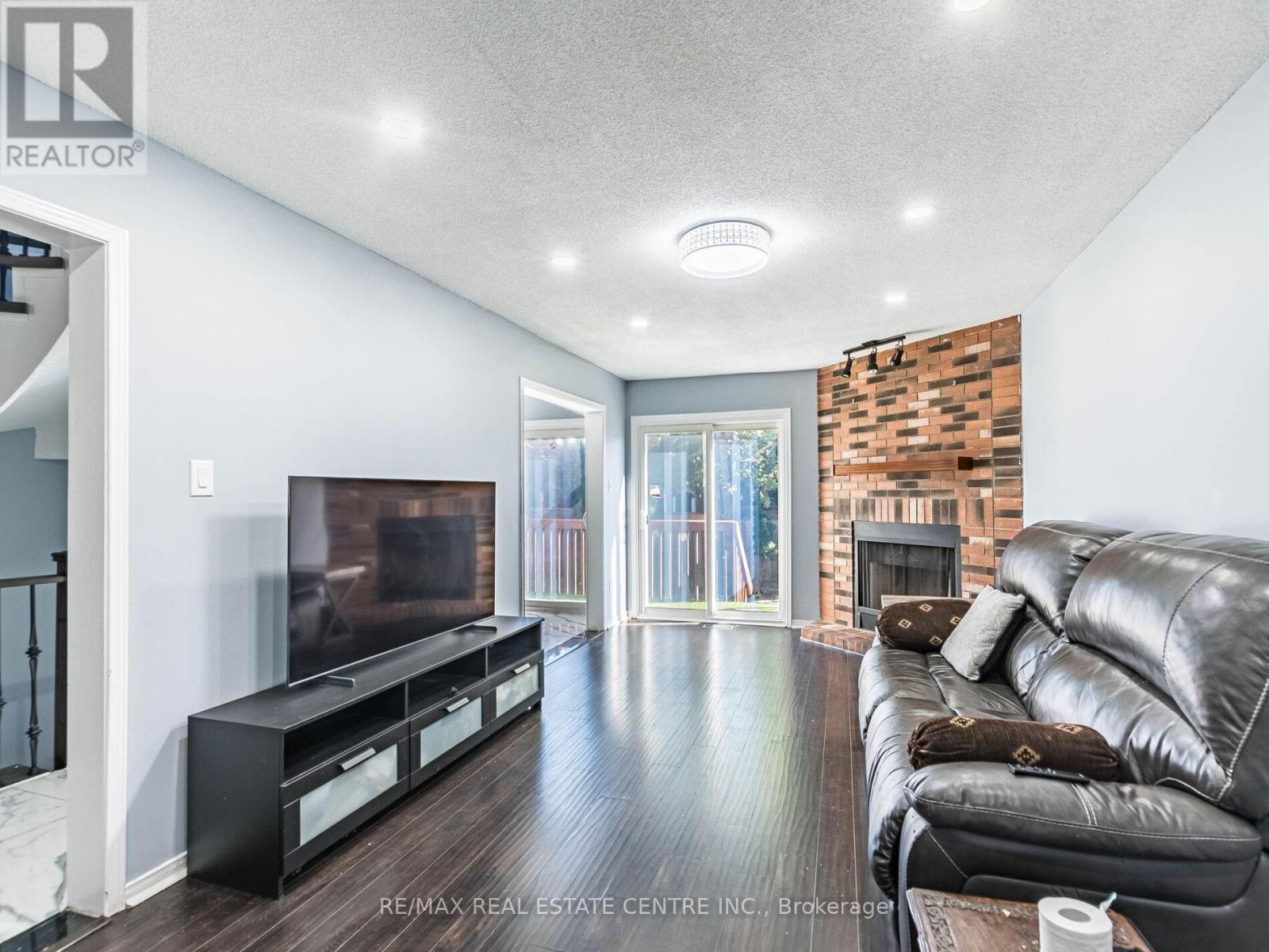 43 Horsham Street, Brampton, Ontario  L6X 3R4 - Photo 14 - W12470229