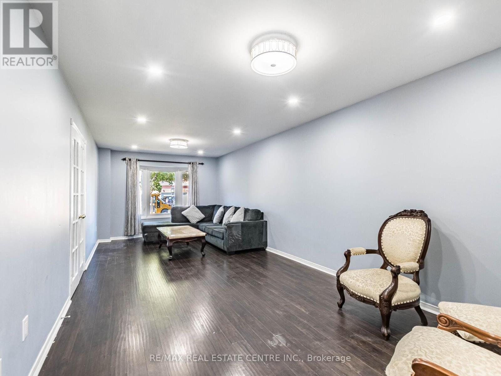 43 Horsham Street, Brampton, Ontario  L6X 3R4 - Photo 7 - W12470229