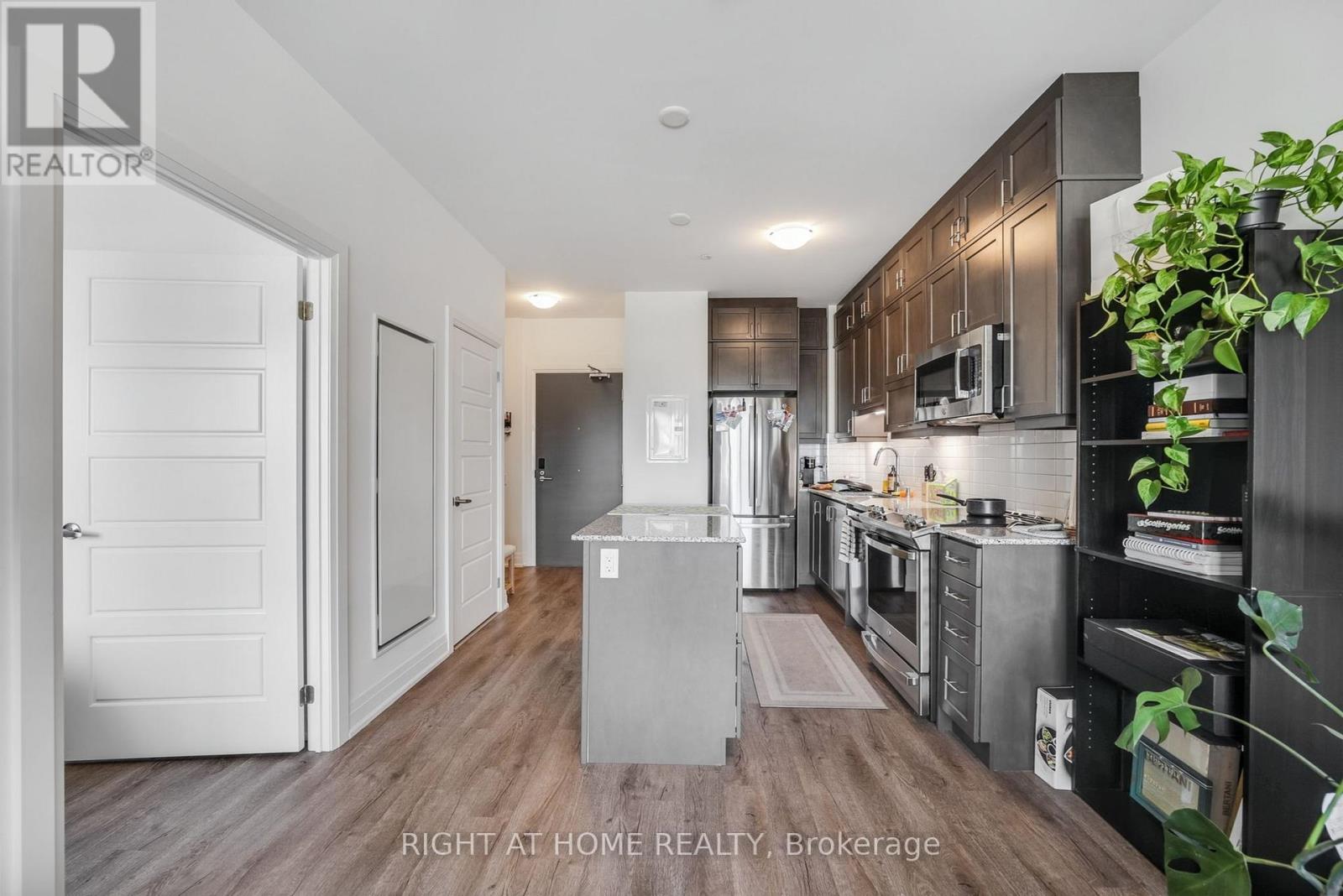 218 - 3265 Carding Mill Trail, Oakville, Ontario  L6M 0W6 - Photo 12 - W12470231
