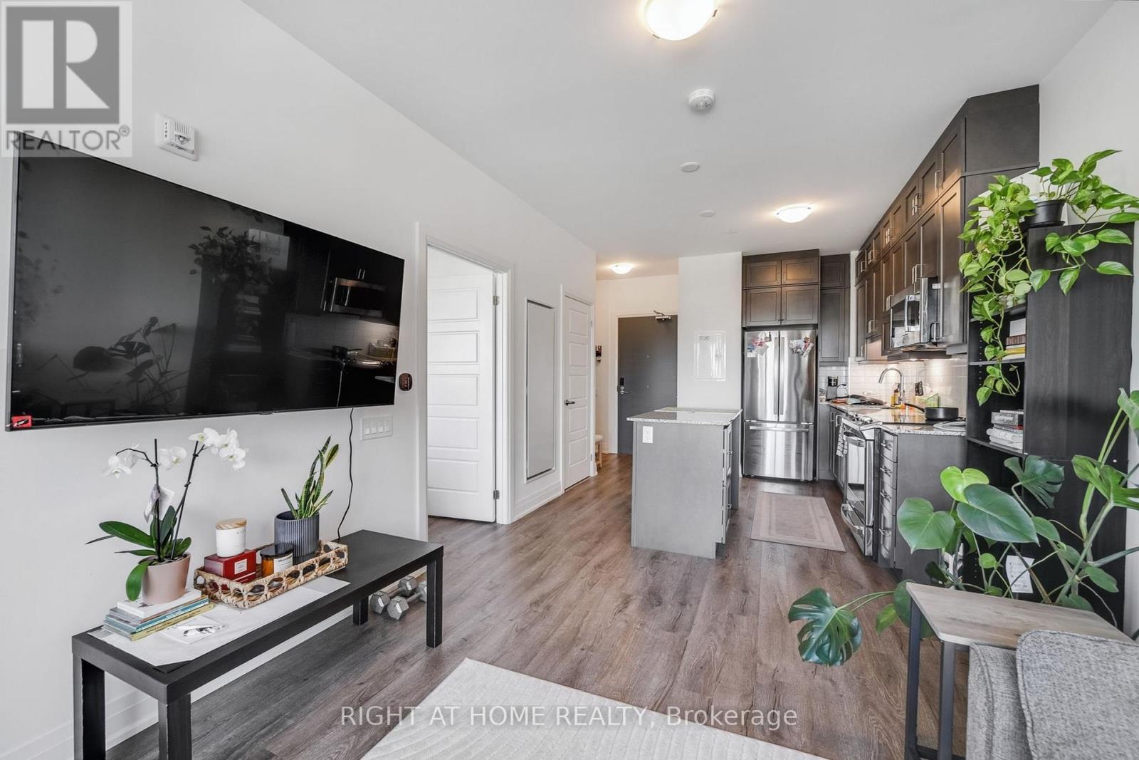218 - 3265 Carding Mill Trail, Oakville, Ontario  L6M 0W6 - Photo 13 - W12470231