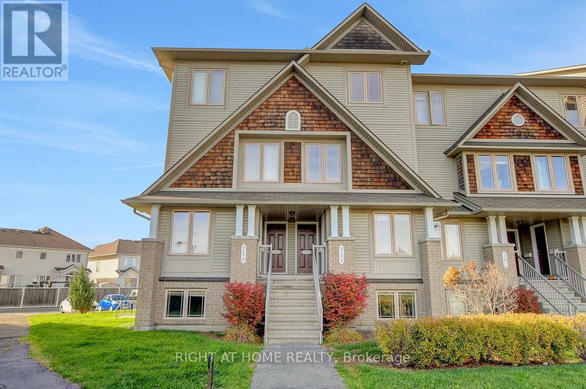 739 LAKERIDGE DRIVE, Ottawa, Ontario