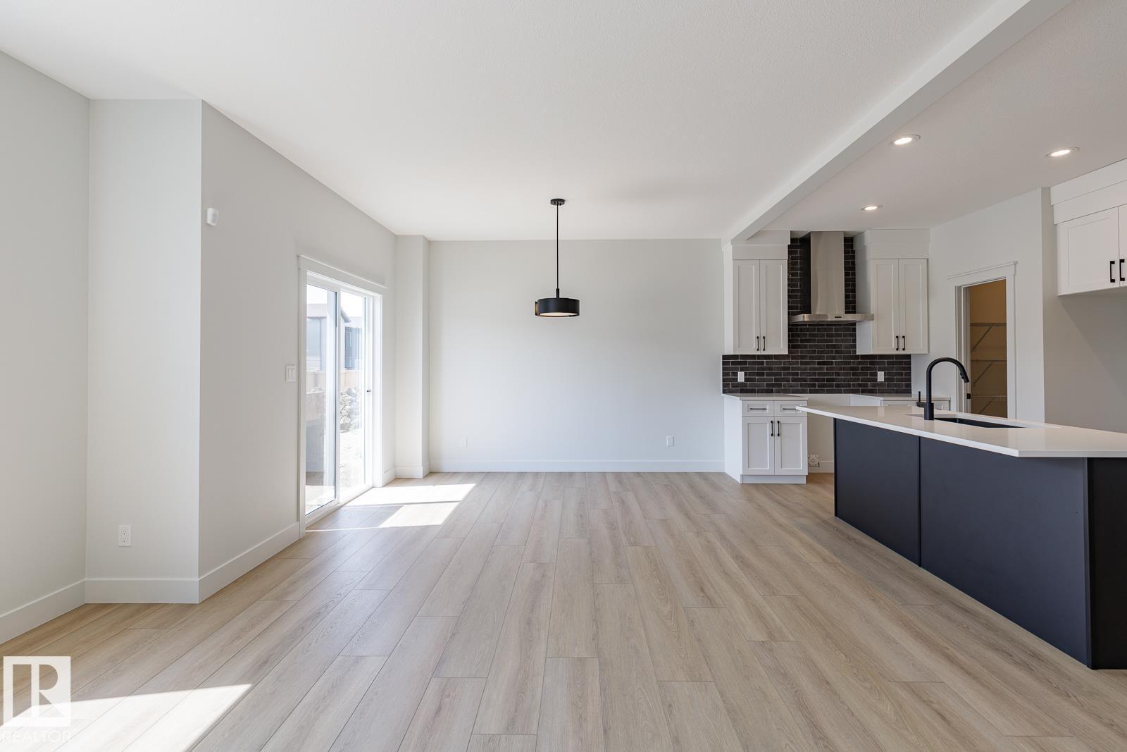 15679 18 Av Sw, Edmonton, Alberta  T6W 5E1 - Photo 12 - E4457000