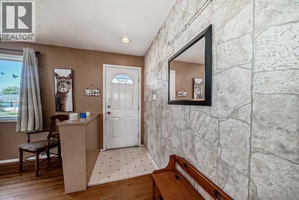 2107 Munro Drive Ne, Calgary, Alberta  T2E 5Y7 - Photo 4 - A2259131