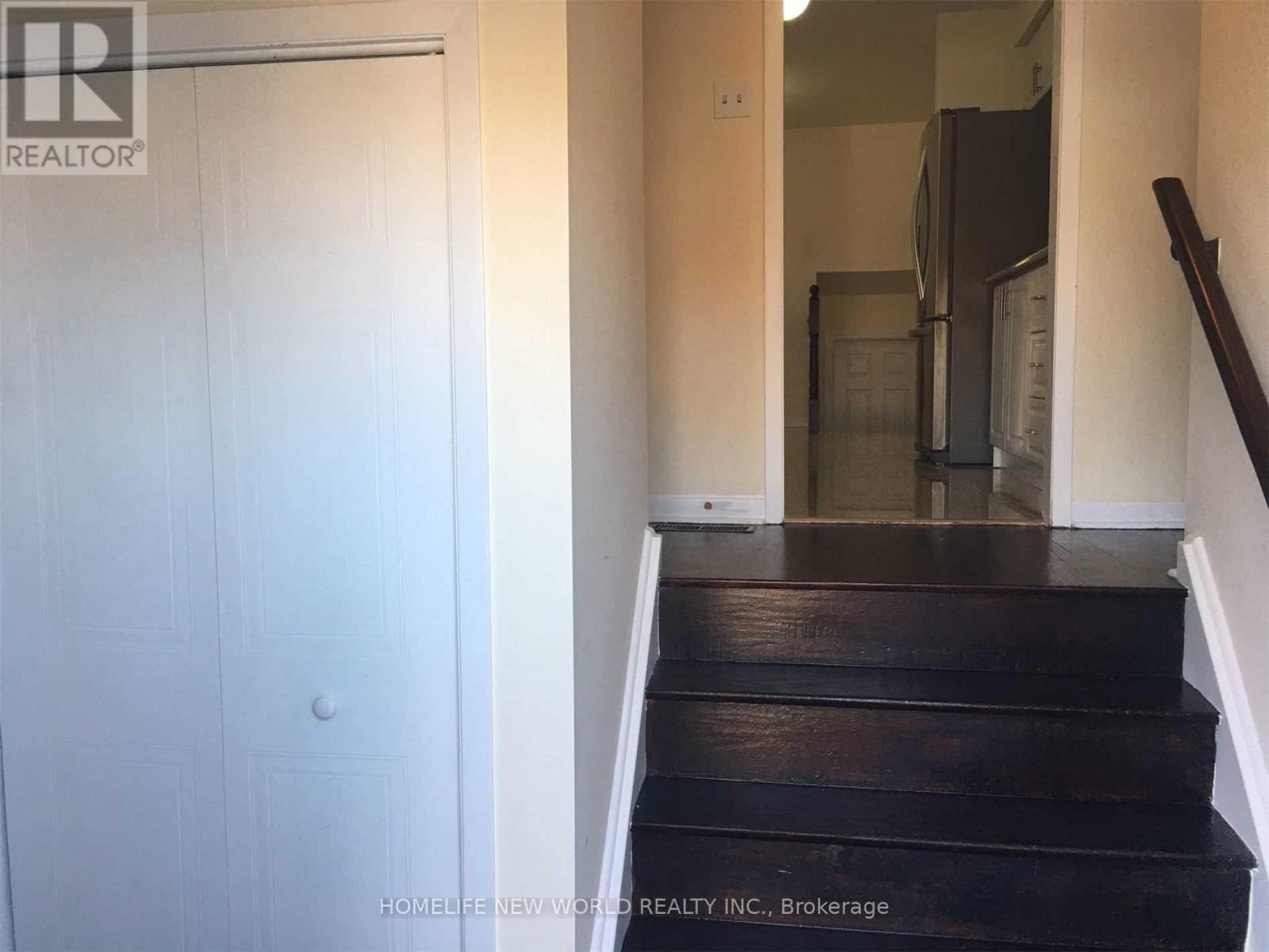 Upper - 162 Edmonton Drive, Toronto, Ontario  M2J 3X1 - Photo 2 - C12470245