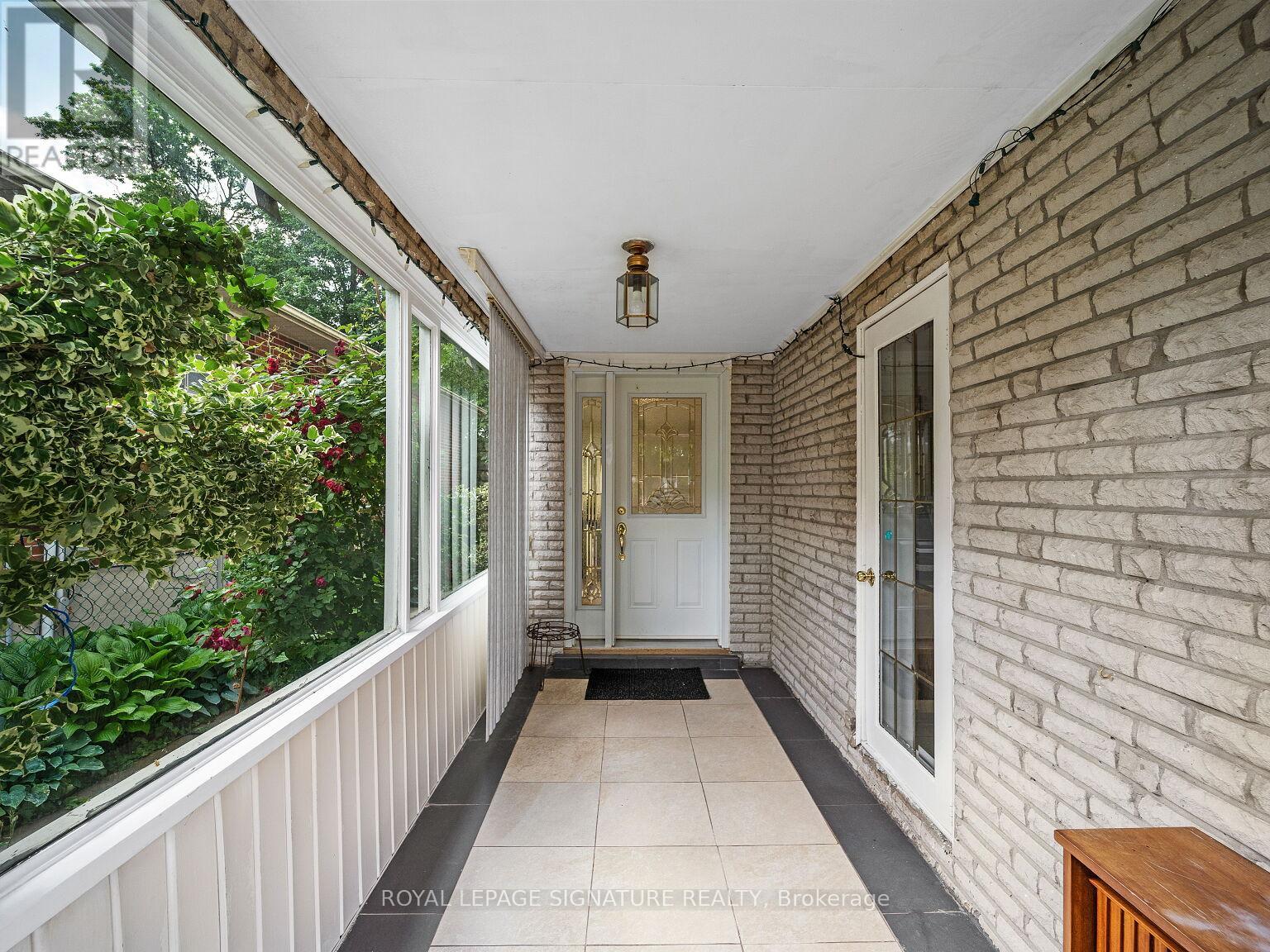 77 Heaslip Terrace, Toronto, Ontario  M1T 1W8 - Photo 3 - E12470246