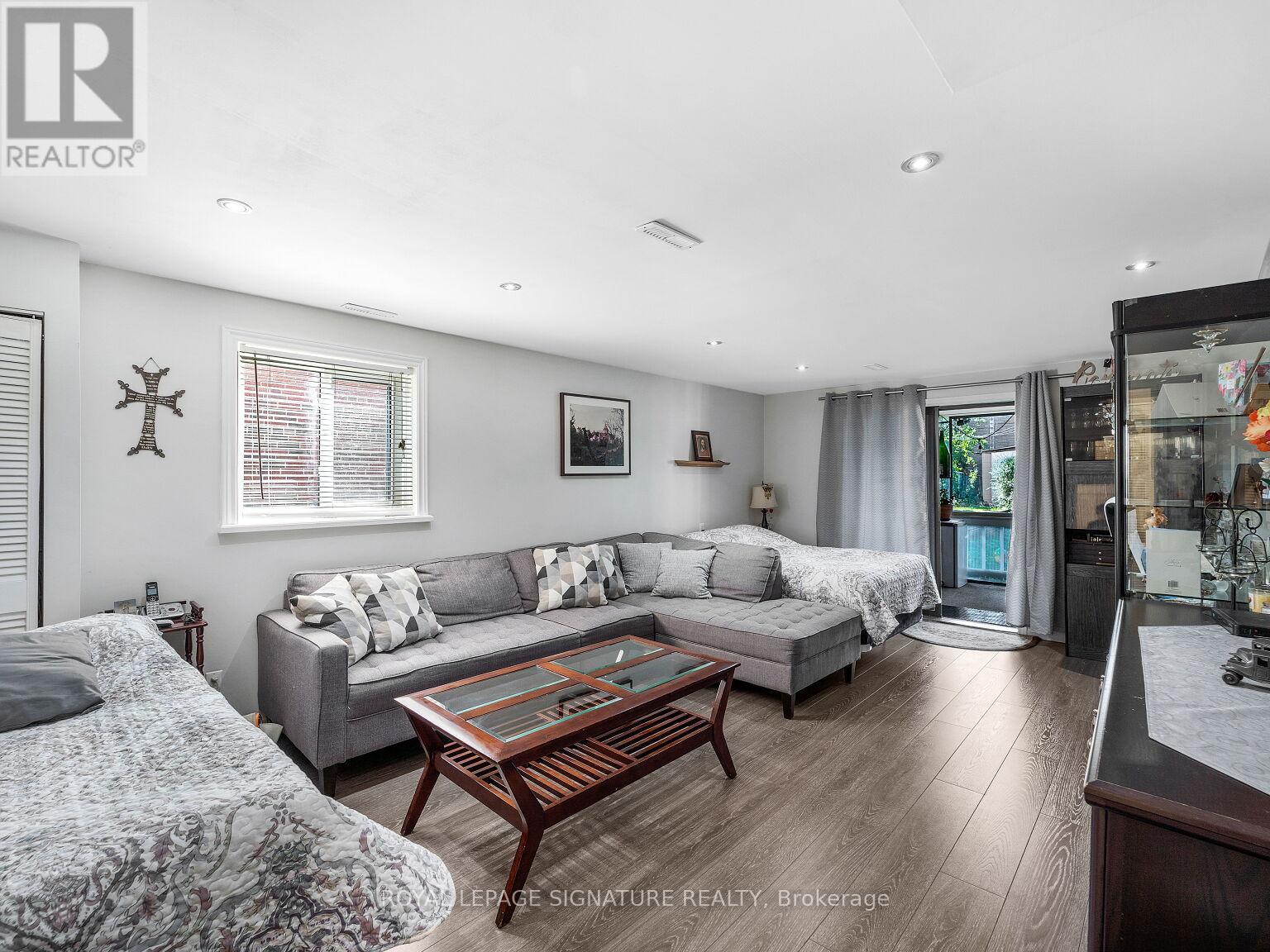 77 Heaslip Terrace, Toronto, Ontario  M1T 1W8 - Photo 4 - E12470246