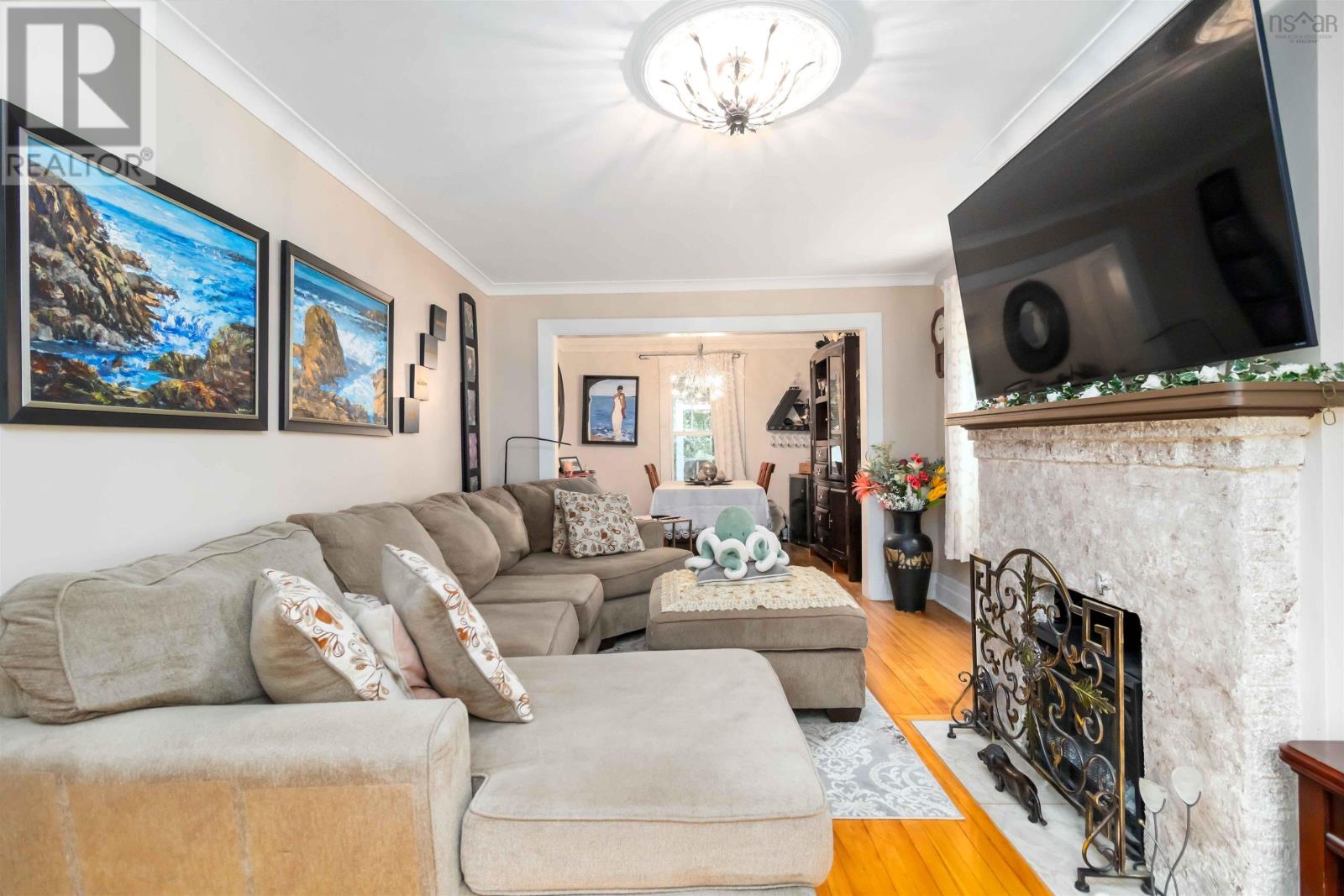 949 Mclean Street, Halifax, Nova Scotia  B3H 2V2 - Photo 5 - 202522839