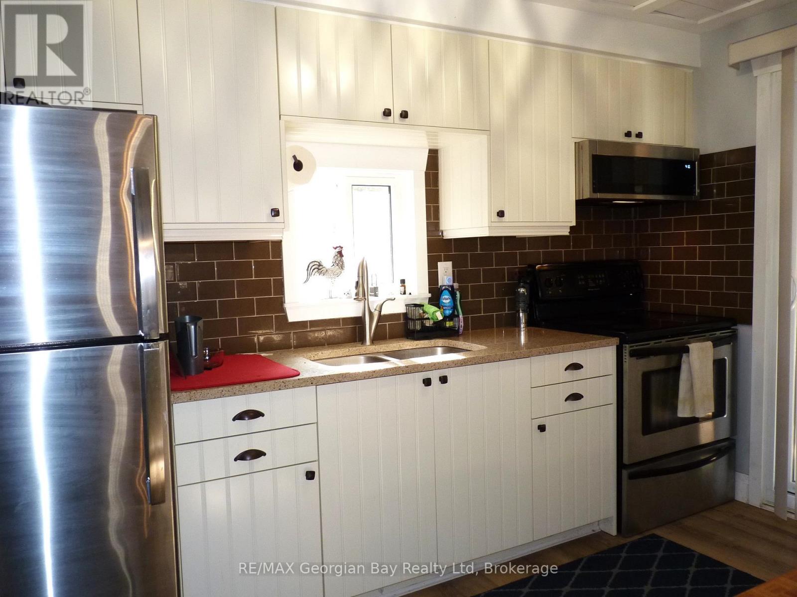 53 Bruce Street, Tiny, Ontario  L0L 2J0 - Photo 9 - S12470281
