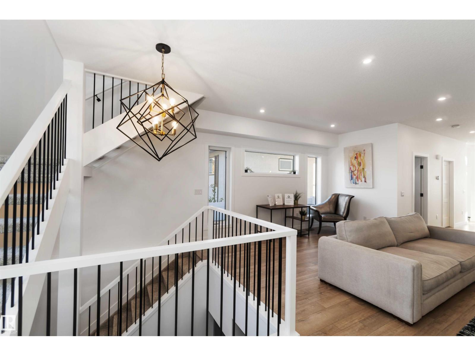 7505 Rowland Rd Nw, Edmonton, Alberta  T6A 3W4 - Photo 4 - E4461403