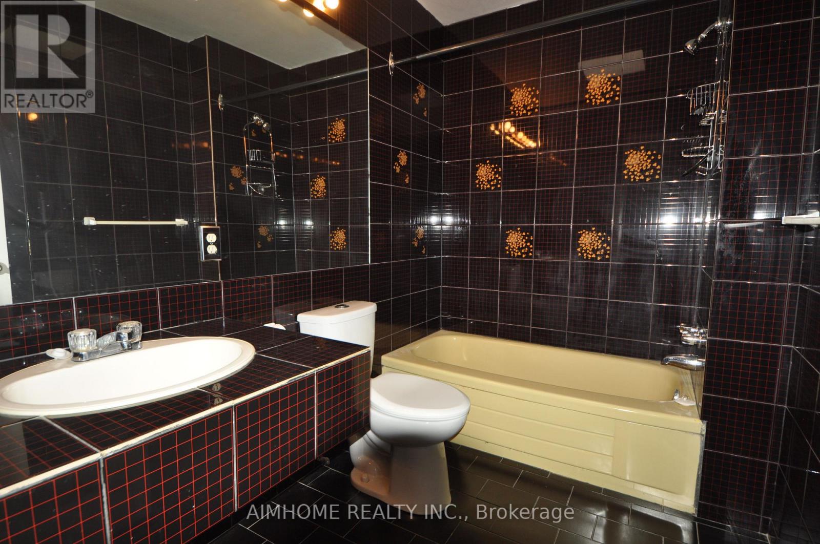 36 Flowervale Road, Markham, Ontario  L3T 4J4 - Photo 17 - N12470237