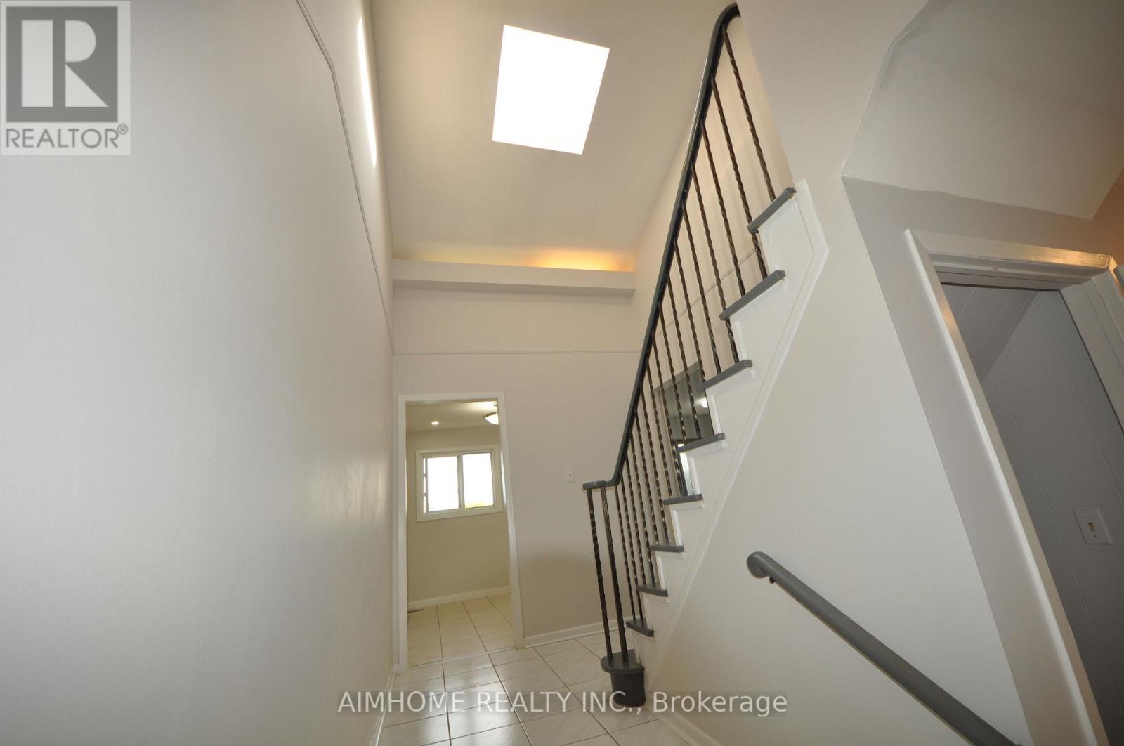 36 Flowervale Road, Markham, Ontario  L3T 4J4 - Photo 18 - N12470237