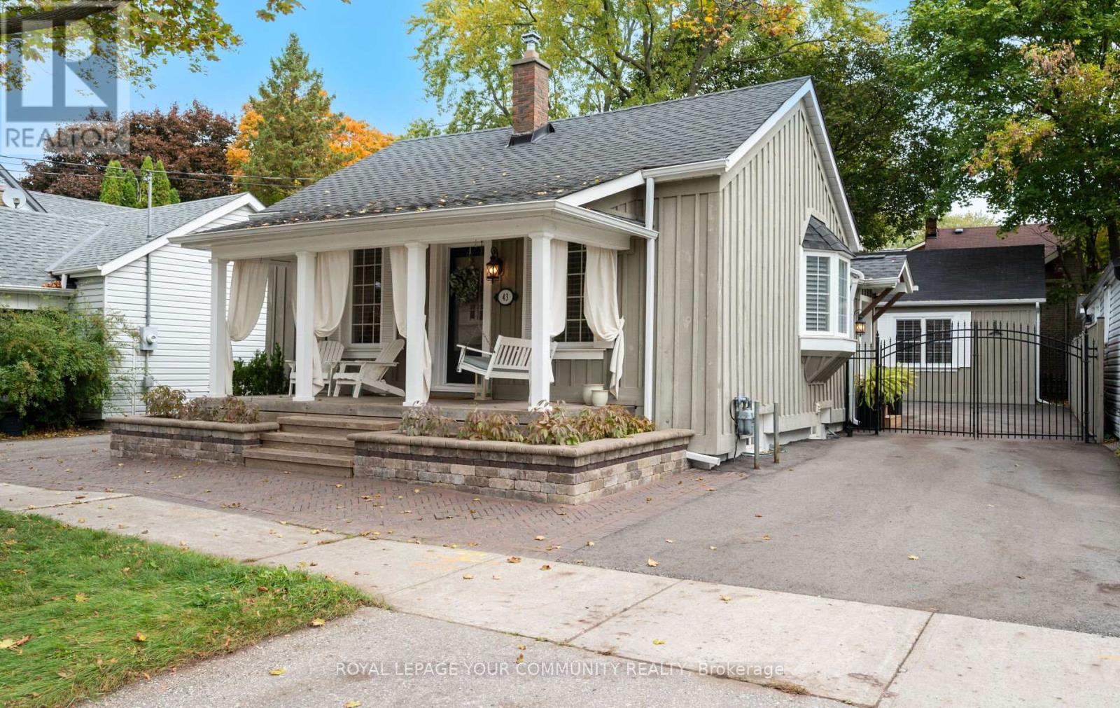 43 WELLS STREET, Aurora, Ontario