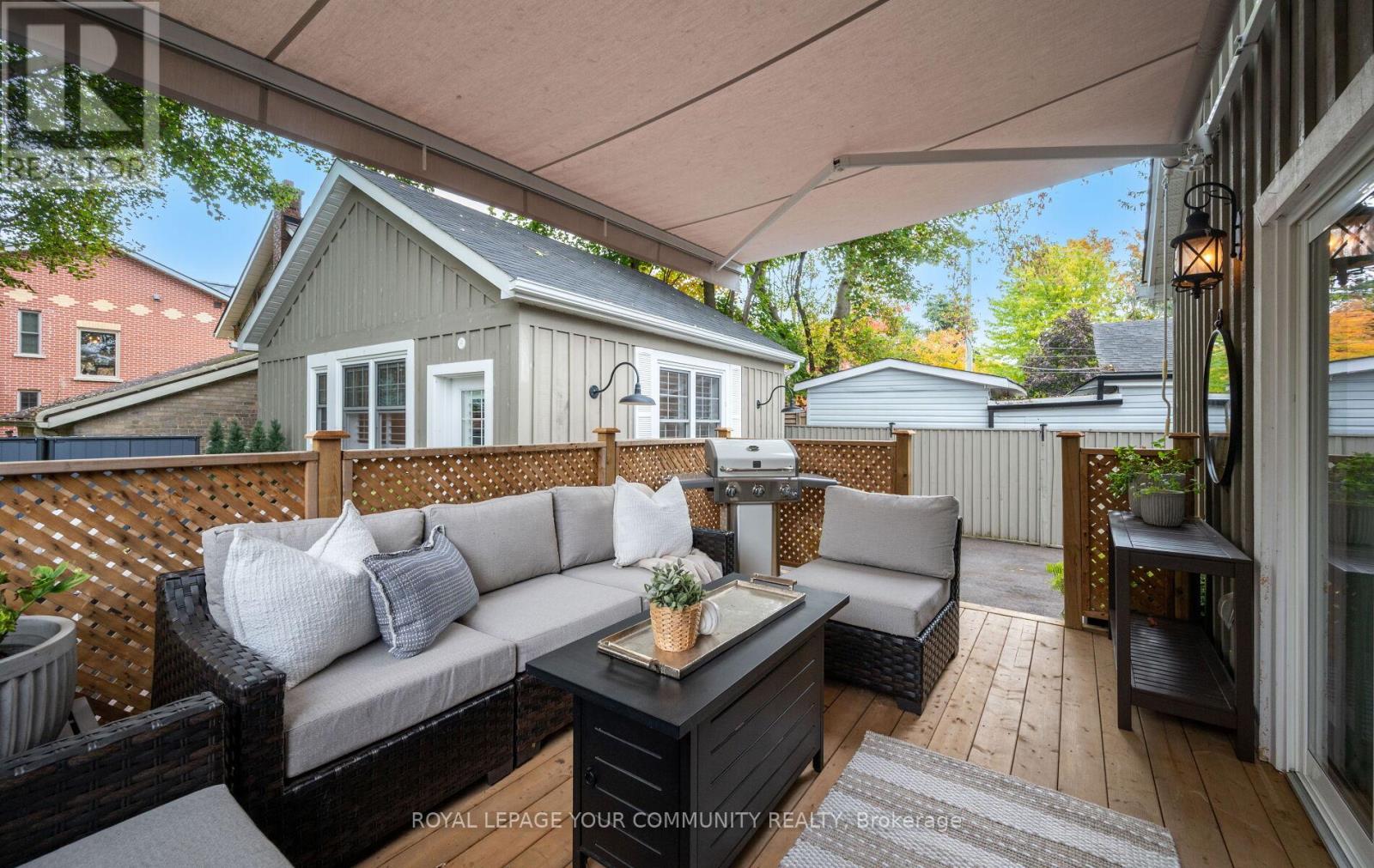 43 Wells Street, Aurora, Ontario  L4G 1S8 - Photo 18 - N12470252