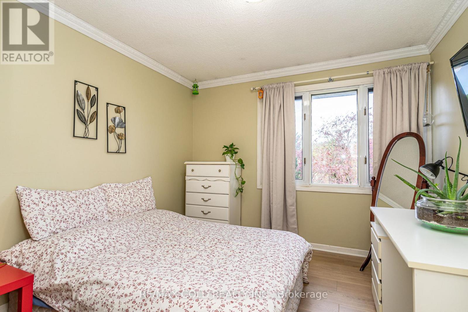 74 Lorraine Crescent, Brampton, Ontario  L6S 2R7 - Photo 26 - W12468731